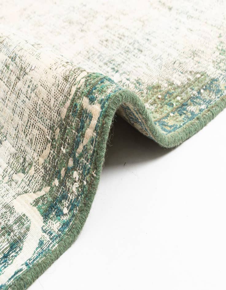 Detail image of 6' 3 x 8' 10 Vintage Royal Rug