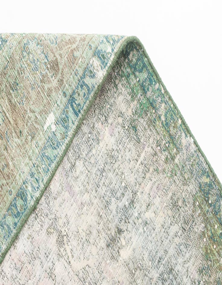 Detail image of 6' 3 x 8' 10 Vintage Royal Rug