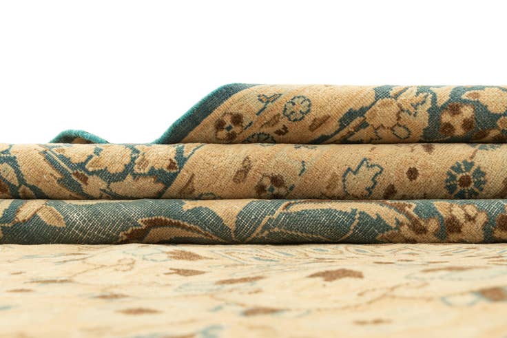 Detail image of 9' 10 x 13' 5 Vintage Royal Rug