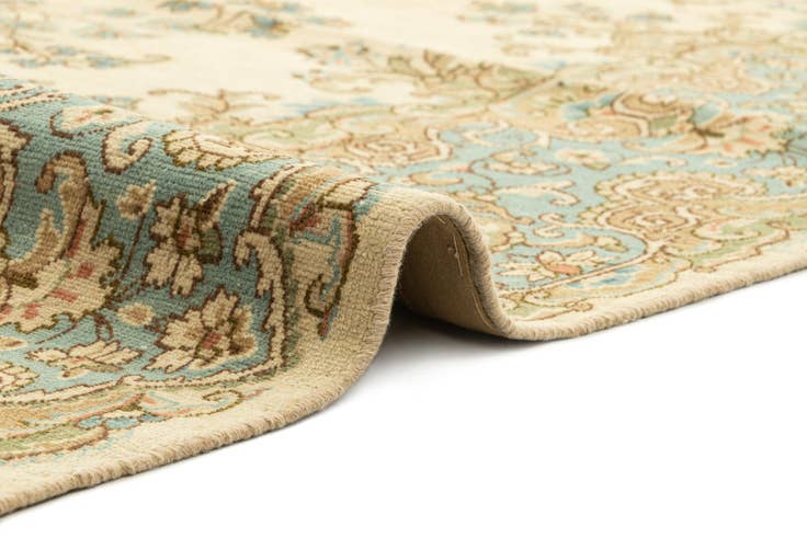 Detail image of 8' 9 x 12' 5 Vintage Royal Rug