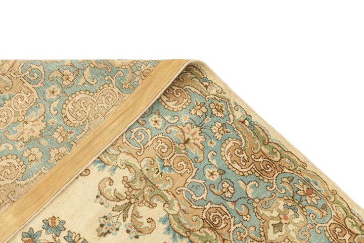 Detail image of 8' 9 x 12' 5 Vintage Royal Rug