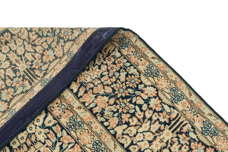 Detail image of 9' 9 x 13' 4 Vintage Royal Rug