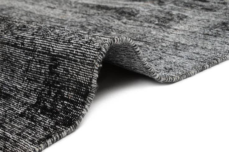 Detail image of 6' x 8' 4 Vintage Rug