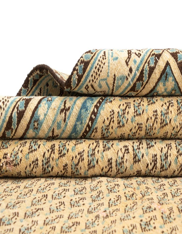 Detail image of 5' 11 x 9' 6 Vintage Wool Rug