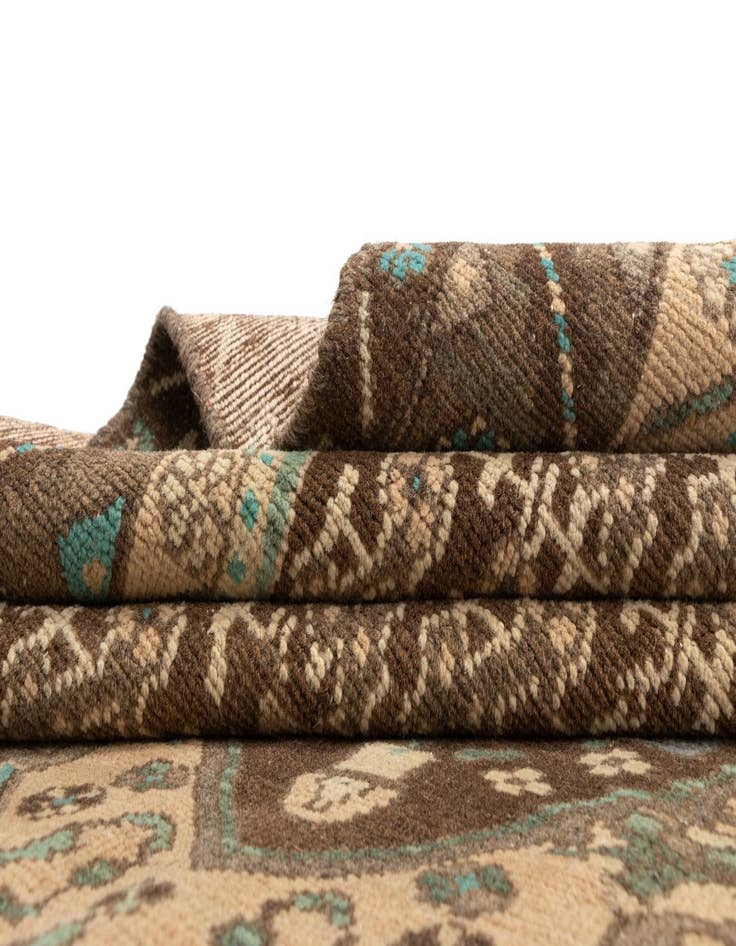 Detail image of 4' 6 x 9' 4 Vintage Wool Rug