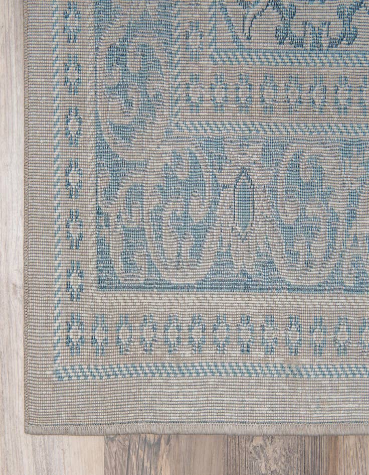 Detail image of 7' x 10' Viola Rug