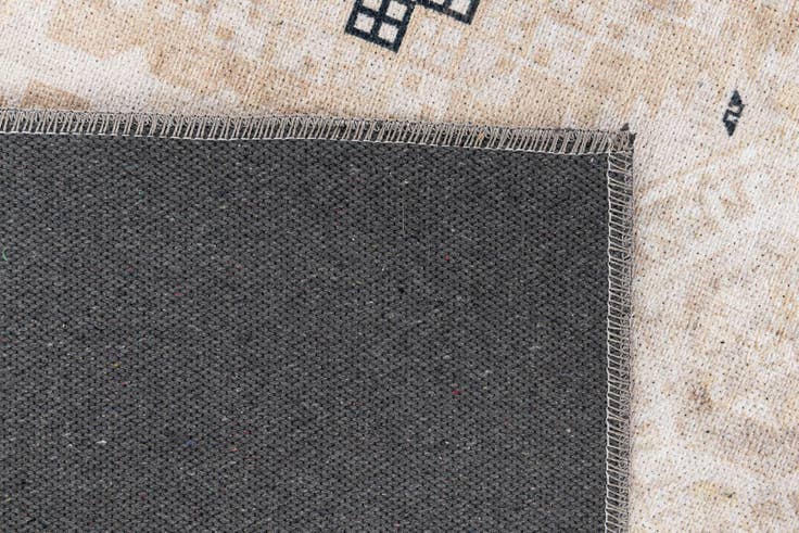 Detail image of 5' x 8' Washable Yara Rug