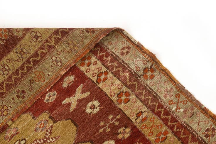 Detail image of 3' 3 x 4' 3 Yuruk Rug