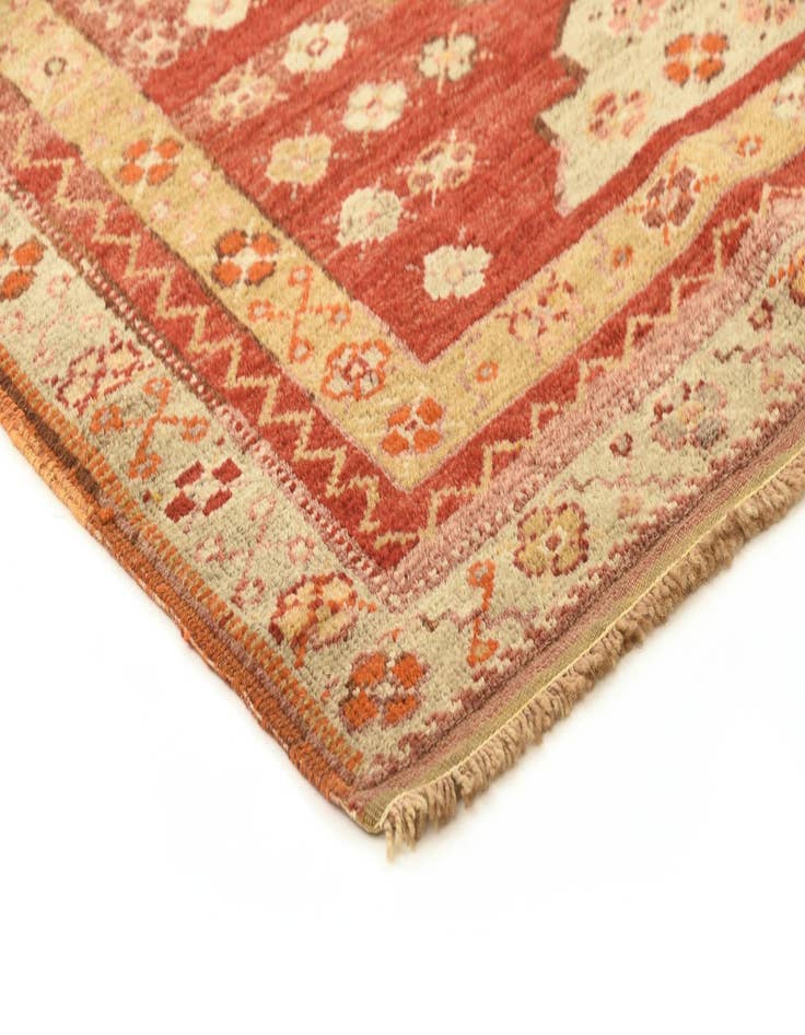 Detail image of 3' 3 x 4' 3 Yuruk Rug