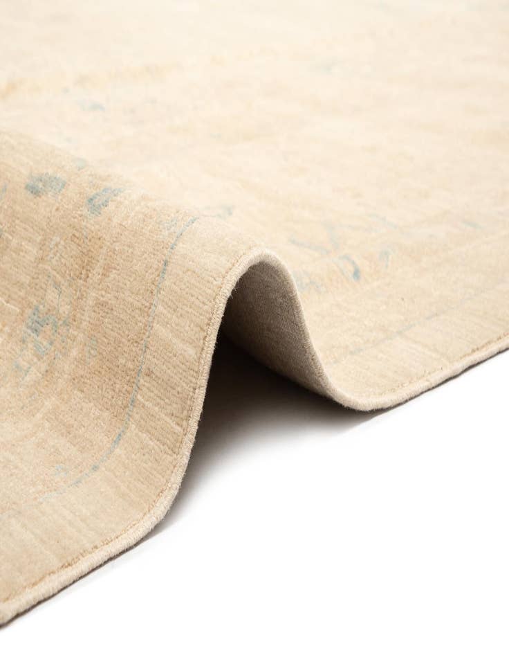 Detail image of 13' 4 x 19' 11 Ziegler Rug