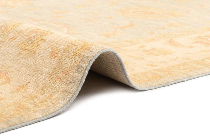 Detail image of 6' 9 x 10' 1 Ziegler Wool Rug