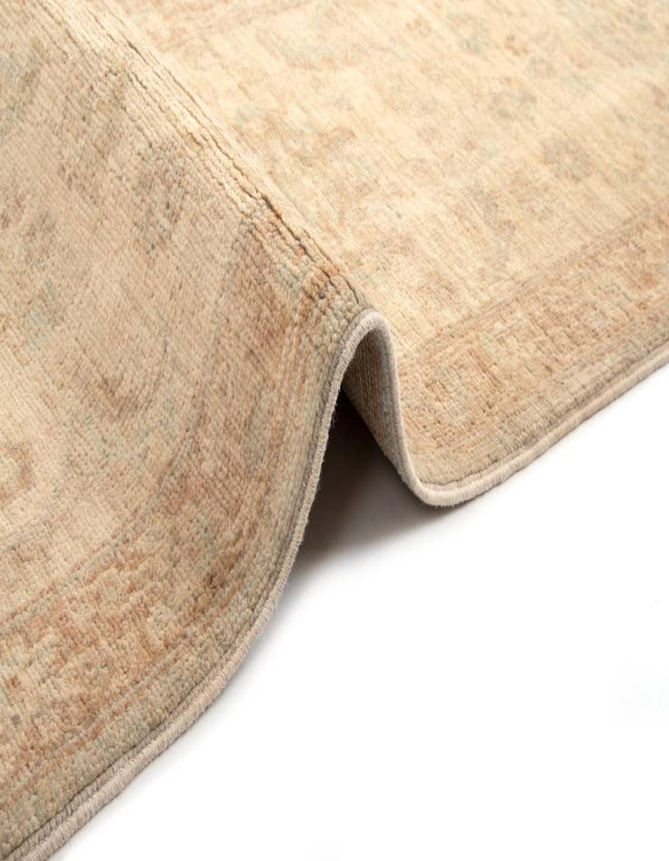 Detail image of 7' 9 x 9' 8 Ziegler Wool Rug