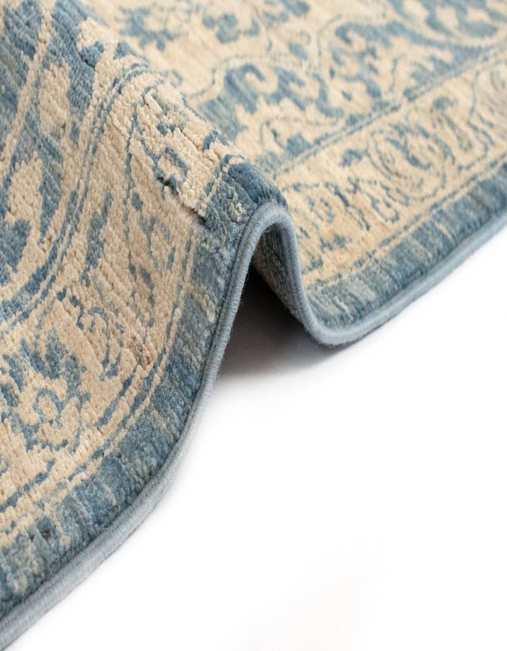 Detail image of 8' 9 x 11' 10 Ziegler Wool Rug