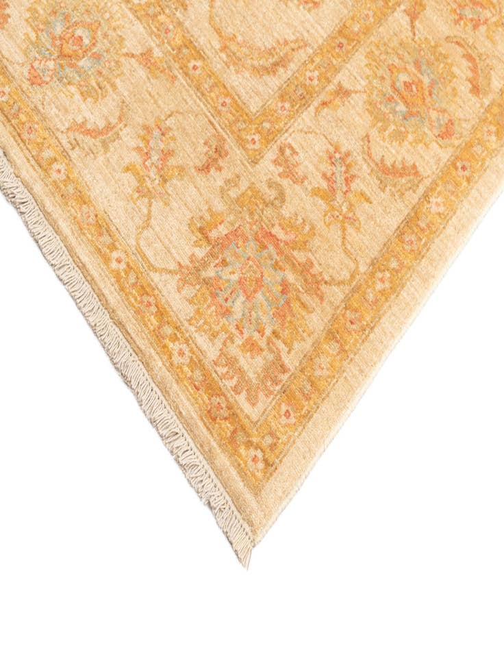 Detail image of 6' 8 x 8' 8 Ziegler Wool Rug