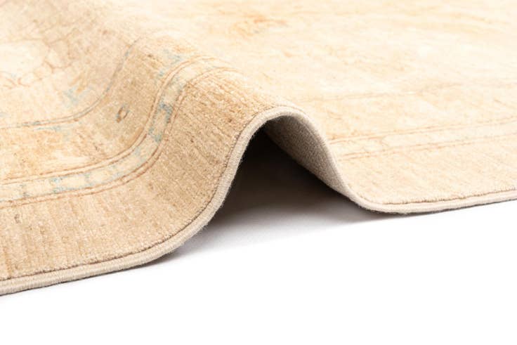 Detail image of 13' 7 x 19' 4 Ziegler Wool Rug