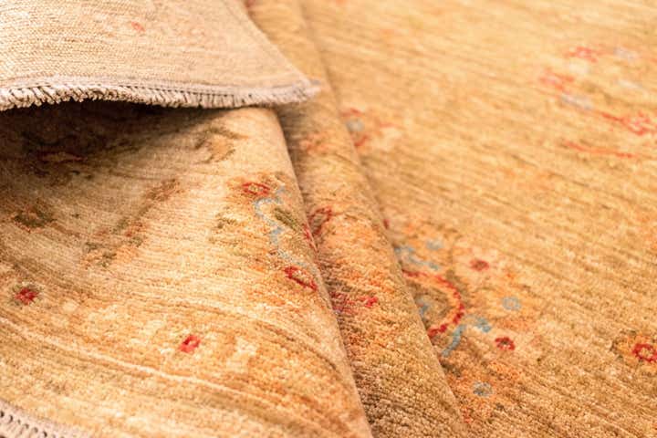 6' 8 x 9' 9 Ziegler Rug