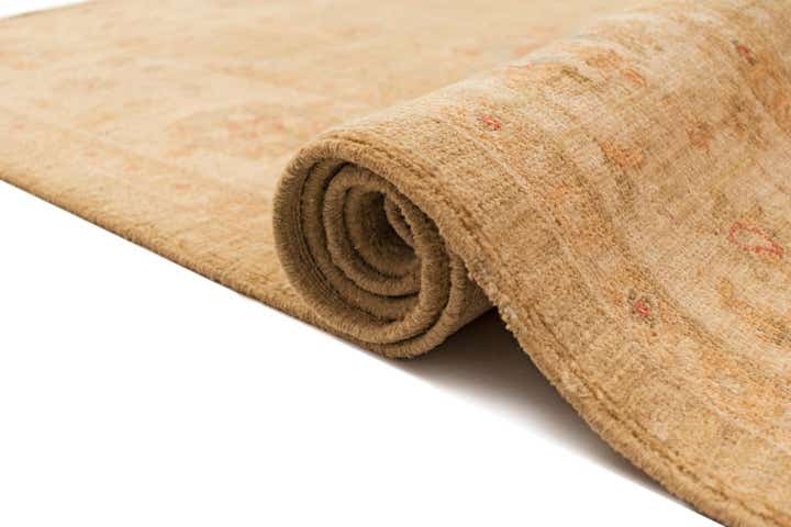 6' 8 x 9' 9 Ziegler Rug