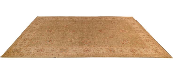 Detail image of 6' 8 x 9' 9 Ziegler Rug