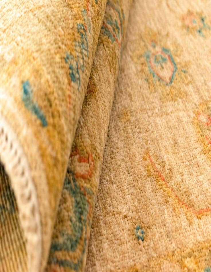 Detail image of 4' 1 x 5' 6 Ziegler Wool Rug