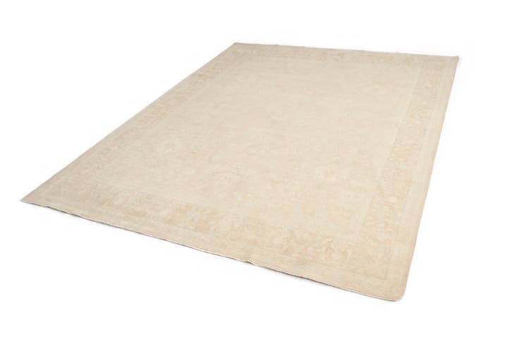 Detail image of 7' 8 x 9' 6 Hand Knotted Ziegler Rug