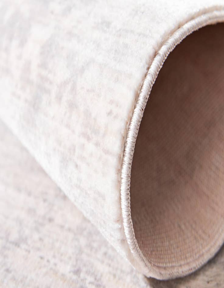 Detail image of 6' x 6' Alexis Round Rug