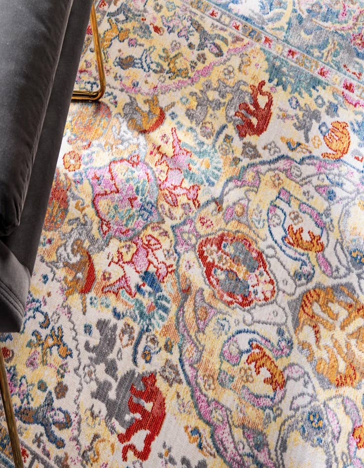 Detail image of 8' x 8' Alexis Round Rug