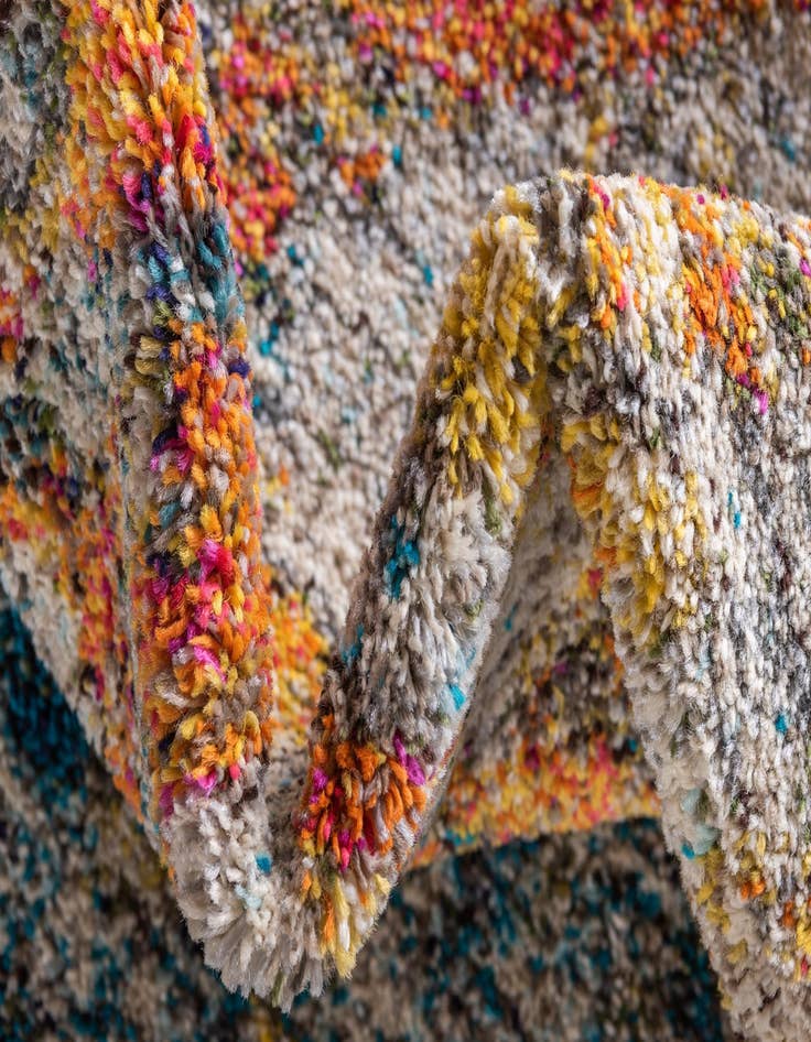 Detail image of 8' x 8'  Washable Alta Round Rug