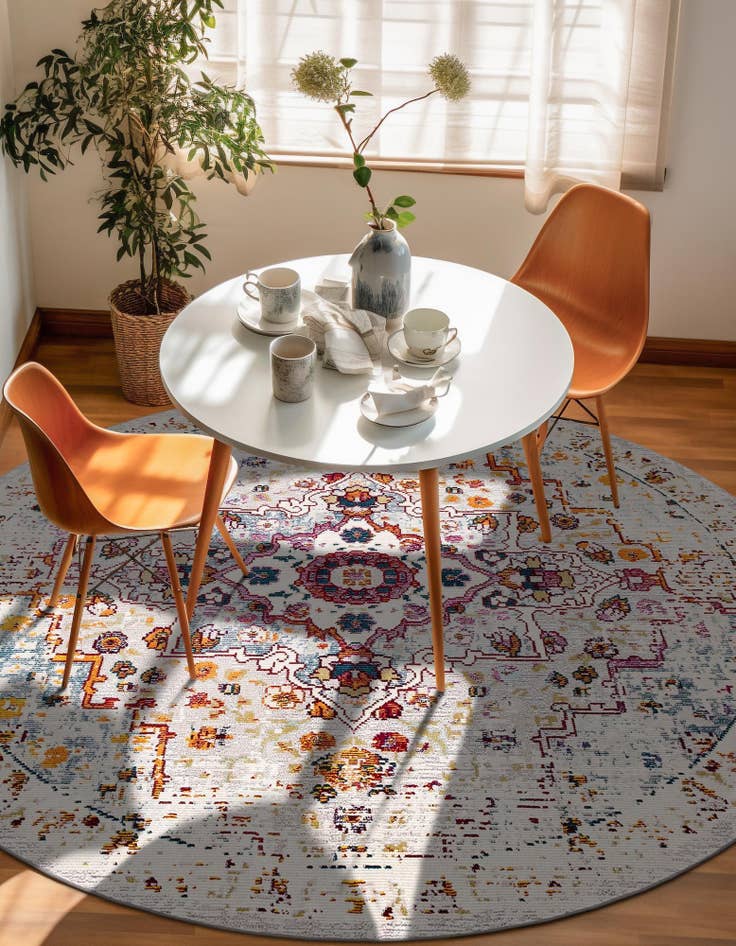 Detail image of 7' x 7' Amulet Round Rug