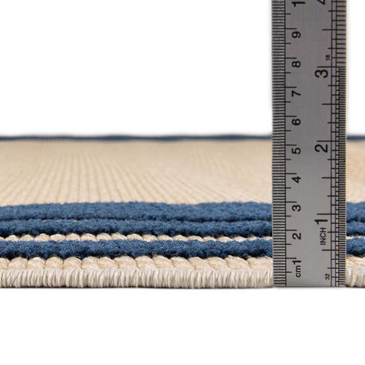 Detail image of 5' 3 x 5' 3 Easy-Clean Aruba Indoor / Outdoor Round Rug