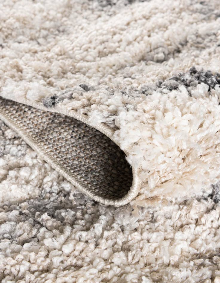 Detail image of 3' 3 x 3' 3 Athena Shag Round Rug