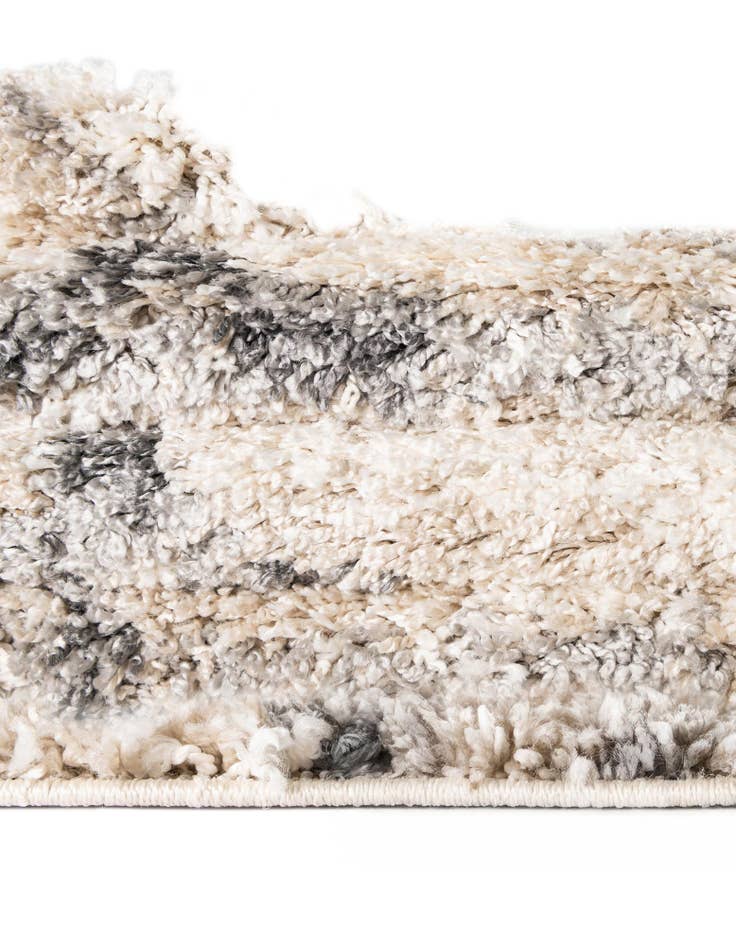 Detail image of 3' 3 x 3' 3 Athena Shag Round Rug