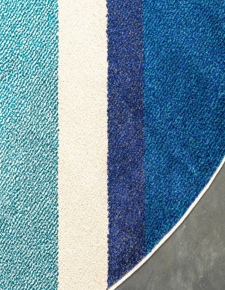 Detail image of 8' x 8'  Washable Casablanca Round Rug