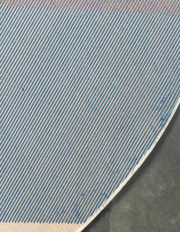 Detail image of 8' x 8'  Washable Casablanca Round Rug