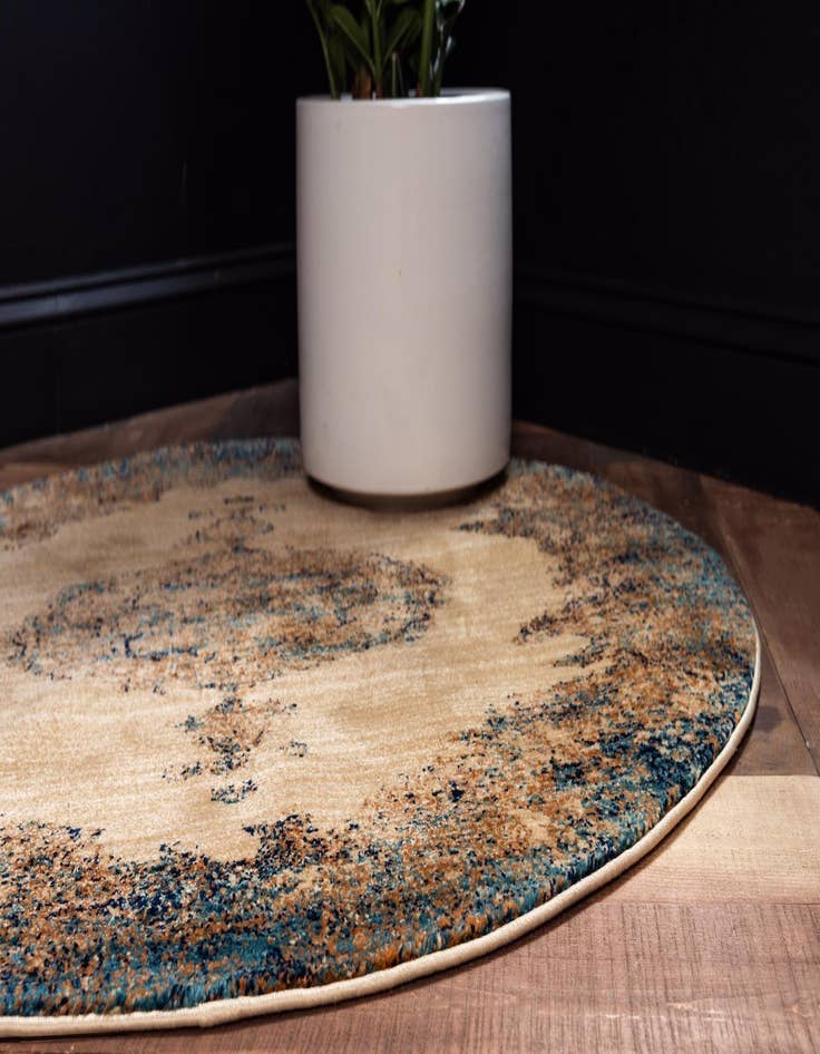 Detail image of 8' x 8' Charlestown Round Rug