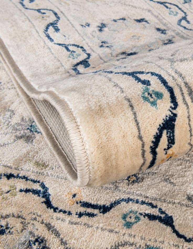 Detail image of 5' 3 x 5' 3 Dahlia Round Rug