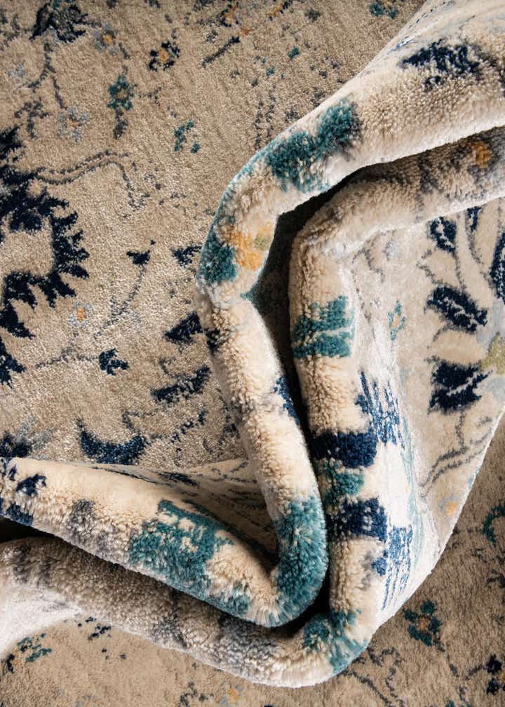 3' 3 x 3' 3 Dahlia Round Rug
