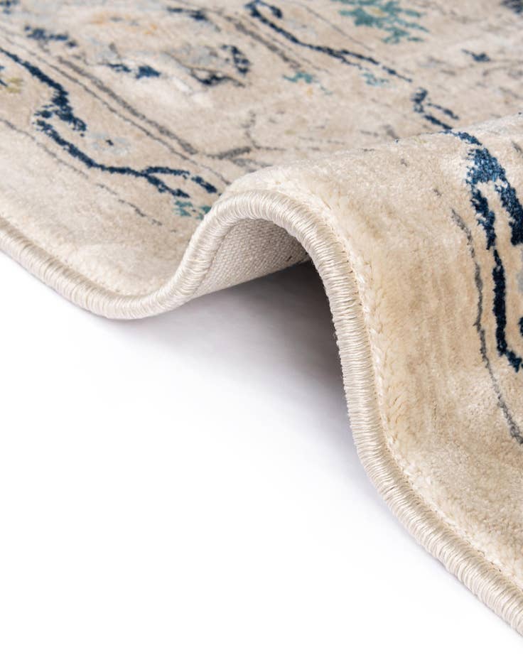 Detail image of 3' 3 x 3' 3 Dahlia Round Rug