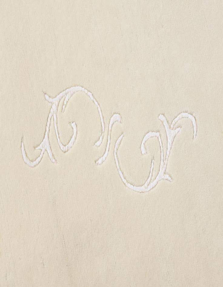 Detail image of 9' 11 x 9' 11  Hand Knotted Darya Wool Round Rug