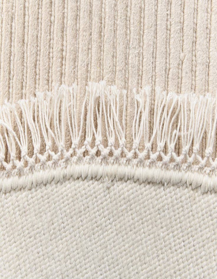 Detail image of 6' 6 x 6' 6  Hand Knotted Darya Wool Round Rug