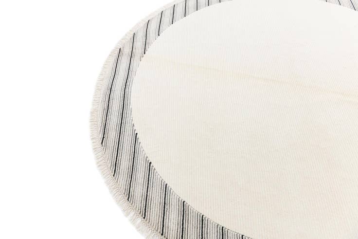 Detail image of 6' 6 x 6' 6 Hand Knotted Darya Wool Round Rug