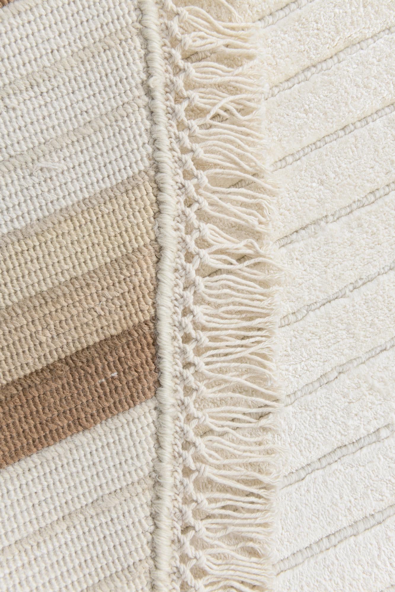 6' 6 x 6' 6 Hand Knotted Darya Wool Round Rug