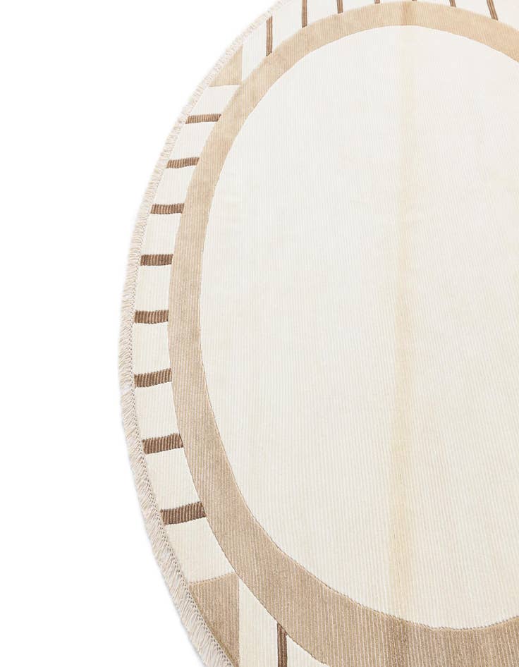 Detail image of 6' 6 x 6' 6  Hand Knotted Darya Wool Round Rug