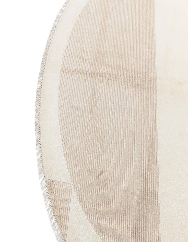 Detail image of 6' 6 x 6' 6  Hand Knotted Darya Wool Round Rug