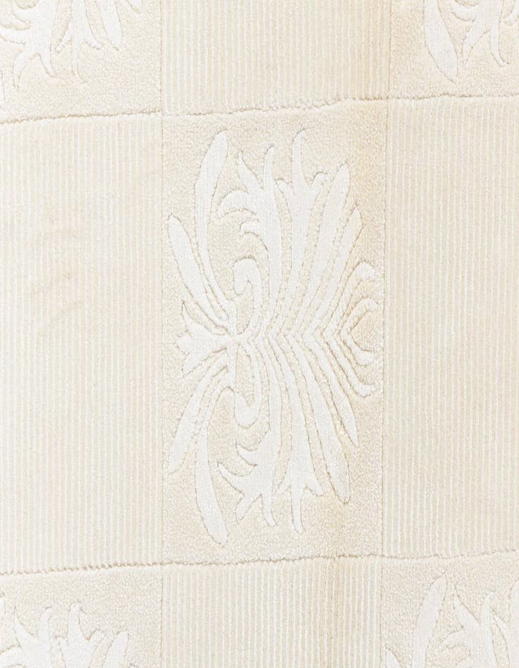 Detail image of 6' 6 x 6' 6  Hand Knotted Darya Wool Round Rug