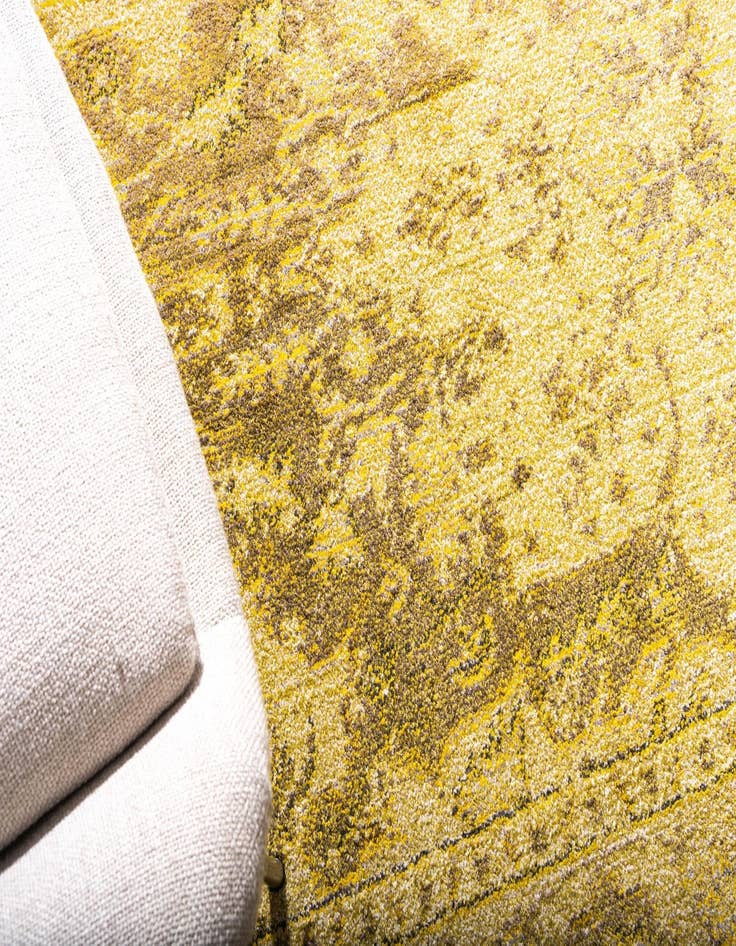 Detail image of 8' x 8' Washable Fleur Round Rug