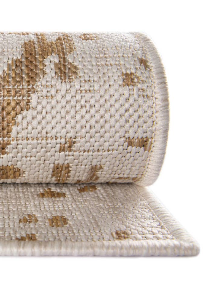 Detail image of 7' x 7' Easy-Clean Jill Zarin Indoor / Outdoor Round Rug