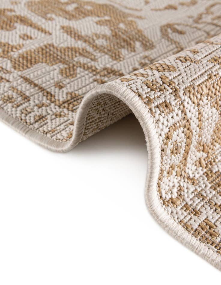 Detail image of 7' x 7' Easy-Clean Jill Zarin Indoor / Outdoor Round Rug