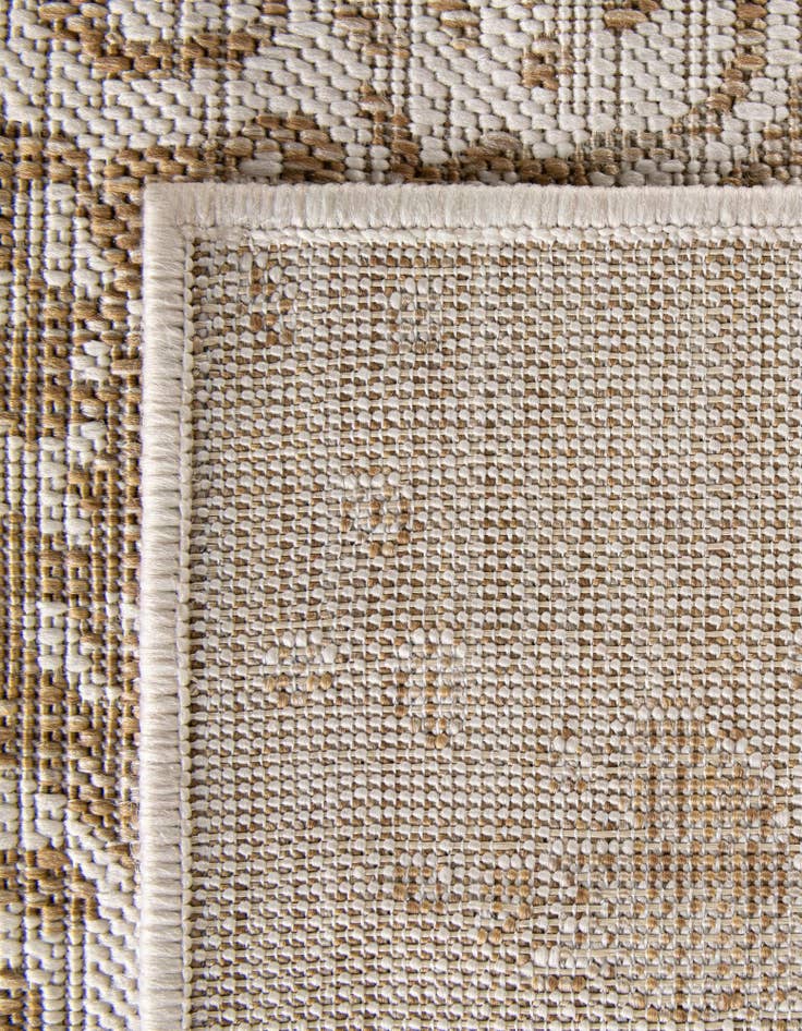 Detail image of 7' x 7' Easy-Clean Jill Zarin Indoor / Outdoor Round Rug