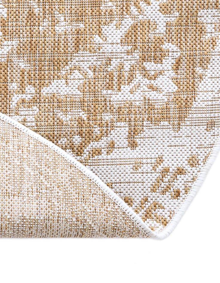 Detail image of 6' 7 x 6' 7 Easy-Clean Jill Zarin Dubai Indoor / Outdoor Round Rug