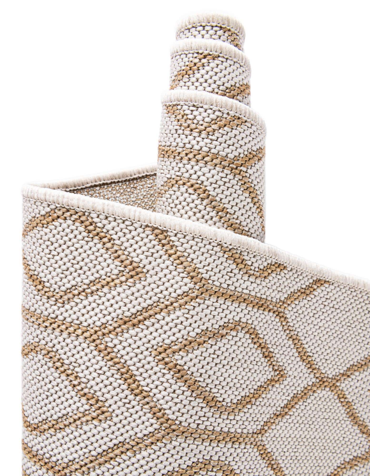 7' x 7' Easy-Clean Jill Zarin Indoor / Outdoor Round Rug